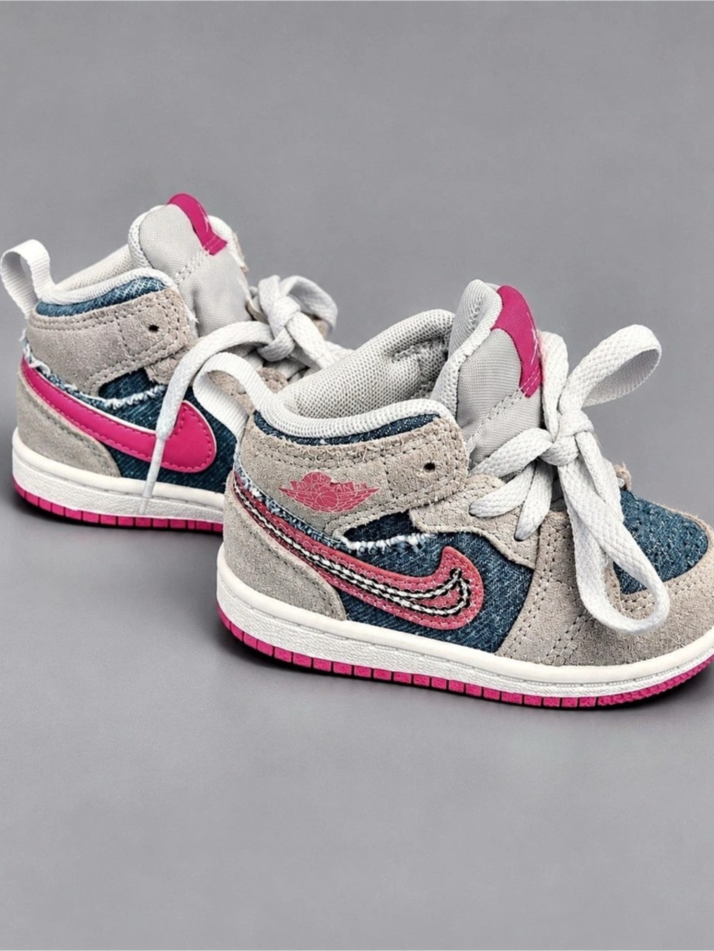 Nike Air Jordan 1 Low toddler 5c Pink & Blue Like New